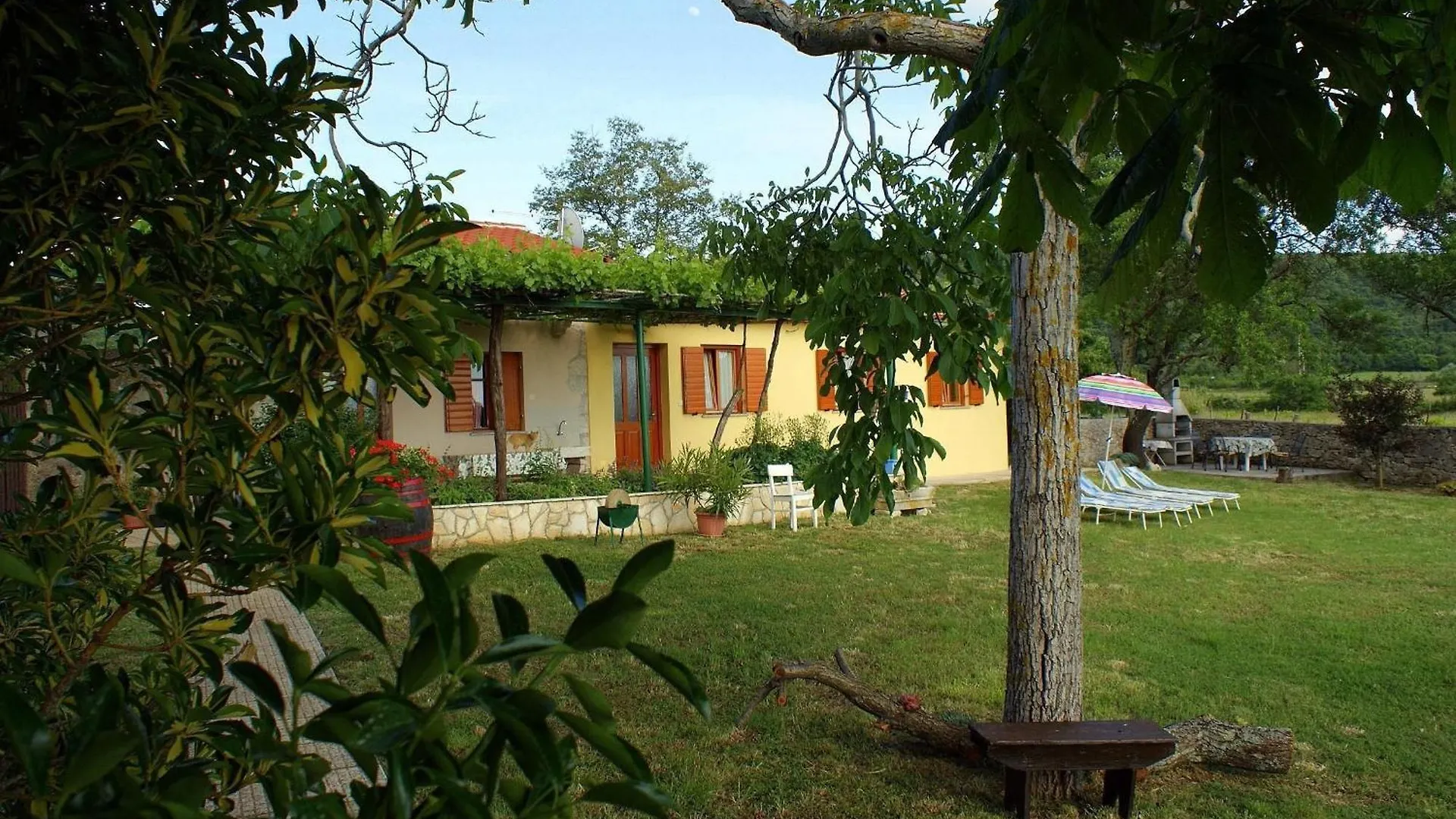בית נופש Raša Charmantes Ferienhaus In Bartici Mit Terrasse